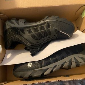 Composite toe work shoe